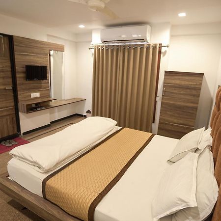 Hotel Shertown Ahmedabad Ngoại thất bức ảnh