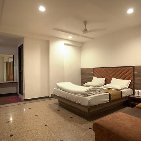 Hotel Shertown Ahmedabad Ngoại thất bức ảnh