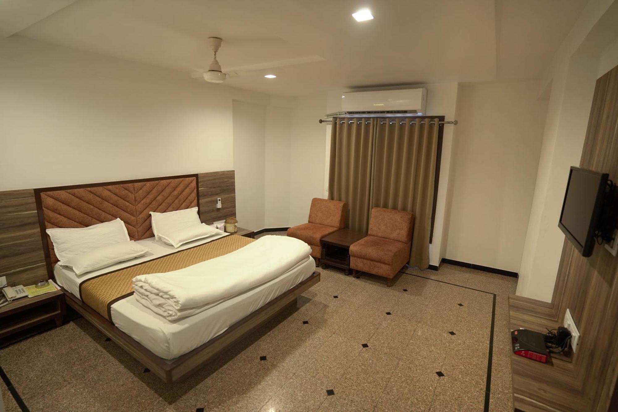 Hotel Shertown Ahmedabad Ngoại thất bức ảnh