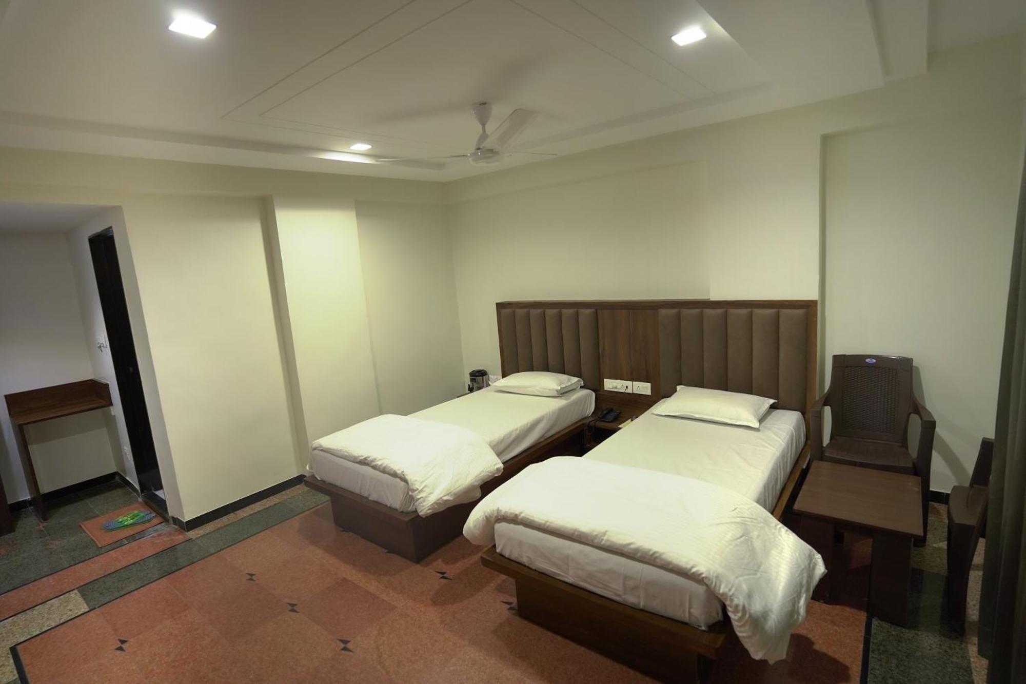 Hotel Shertown Ahmedabad Ngoại thất bức ảnh