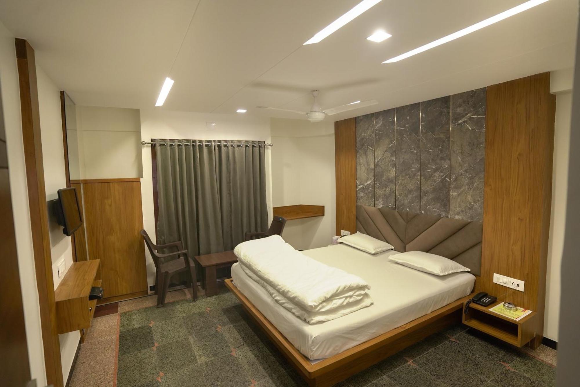 Hotel Shertown Ahmedabad Ngoại thất bức ảnh