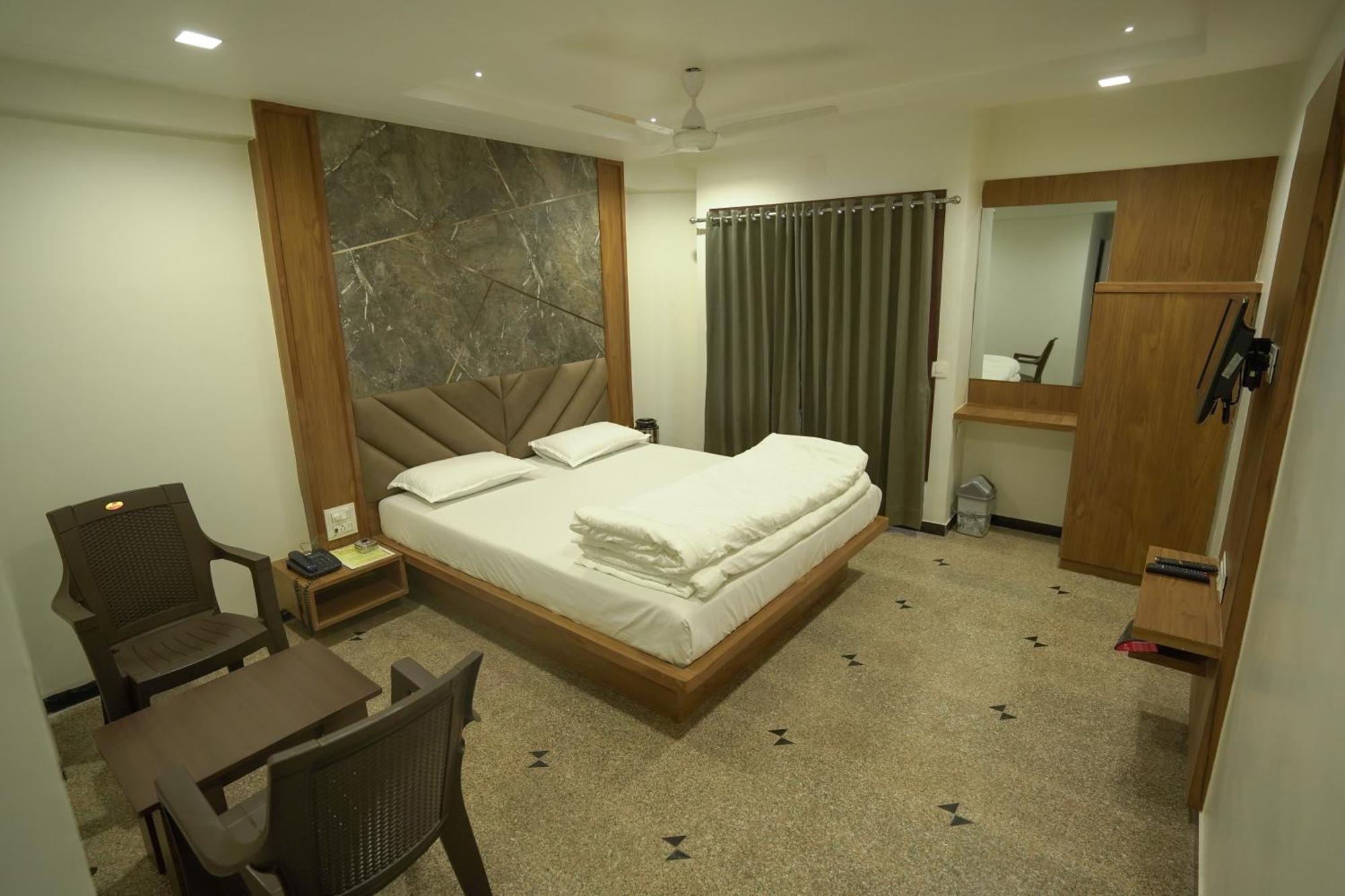 Hotel Shertown Ahmedabad Ngoại thất bức ảnh